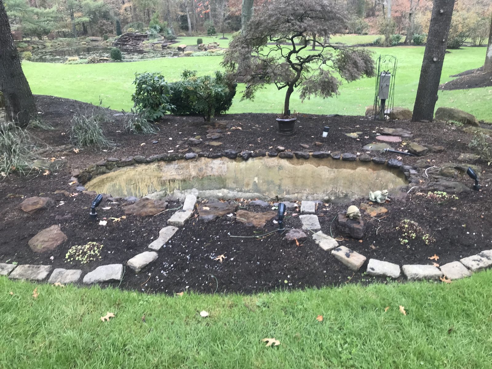 Concrete Pond Into Fountainscape - Photo 7