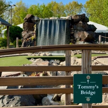 Mini Golf Waterfall - Photo 2